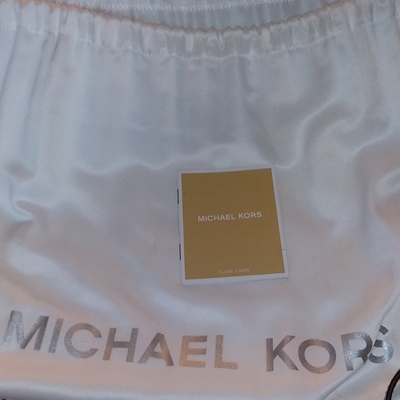 Michael Kors leather bag - Picture 3 of 9